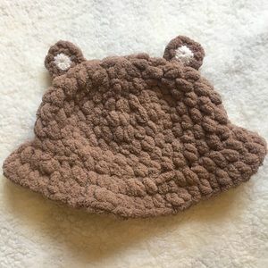 Chunky crochet bear bucket hat